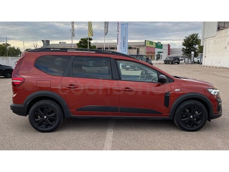 Usado Dacia Jogger Extreme 100 CV (73 kW) 2022 Naranja Monovolumen