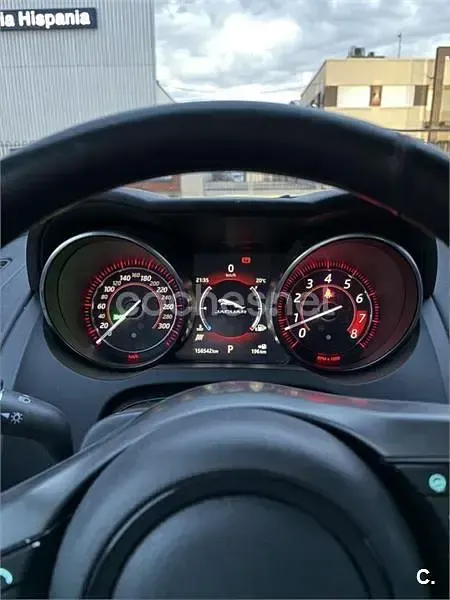Usado Jaguar F-Type 380 CV (279 kW) 2019 Negro Coupe