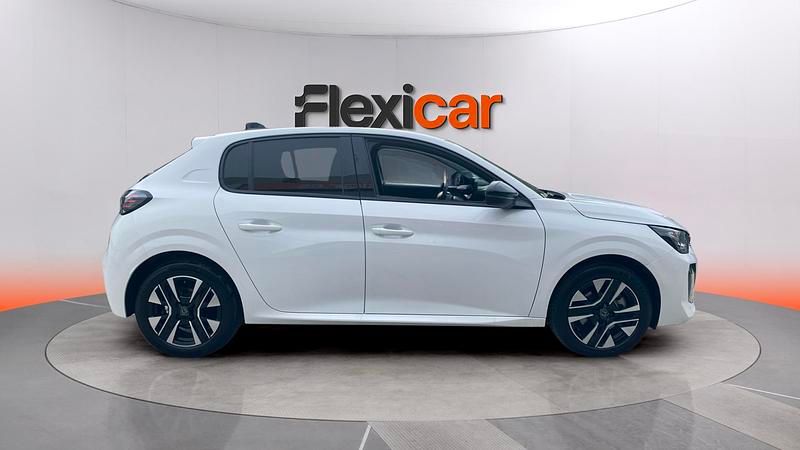 Usado Peugeot 208 Allure 101 CV (74 kW) 2025 Blanco Utilitario