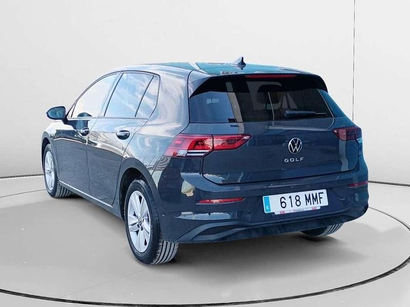 Usado VW Golf VIII Life 117 CV (86 kW) 2023 Gris Utilitario