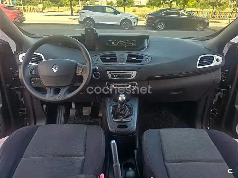 Usado Renault Scénic III Expression 110 CV (80 kW) 2013 Gris / plata Monovolumen