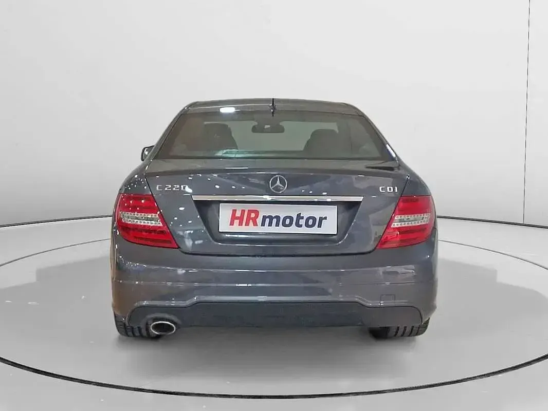Usado Mercedes C220 170 CV (125 kW) 2015 Gris Coupe