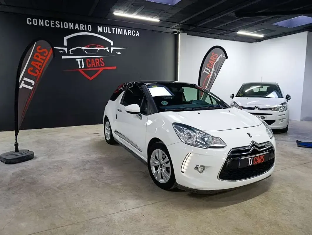 Begagnad Citroën DS3 68 HK (50 kW) 2015 Vit Halvkombi