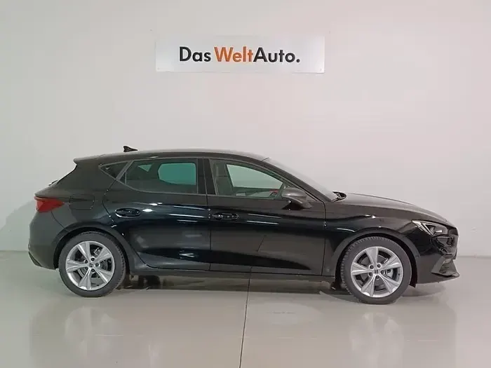 Usado Seat Leon FR 150 CV (110 kW) 2024 Negro