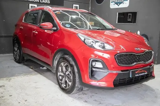 Usado Kia Sportage 136 CV (100 kW) 2021 Rojo SUV