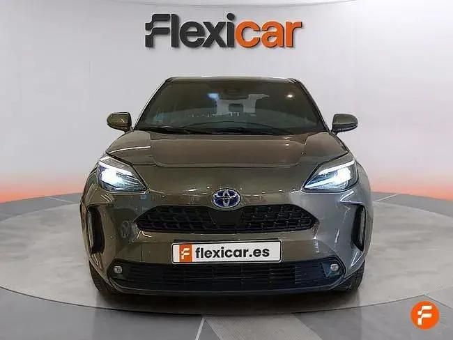Usado Toyota Yaris Hybrid Active 116 CV (85 kW) 2024 Gris