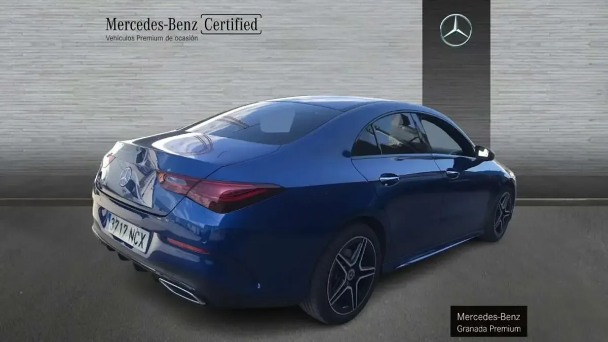 Usado Mercedes CLA200 163 CV (119 kW) 2025 Azul Coupe