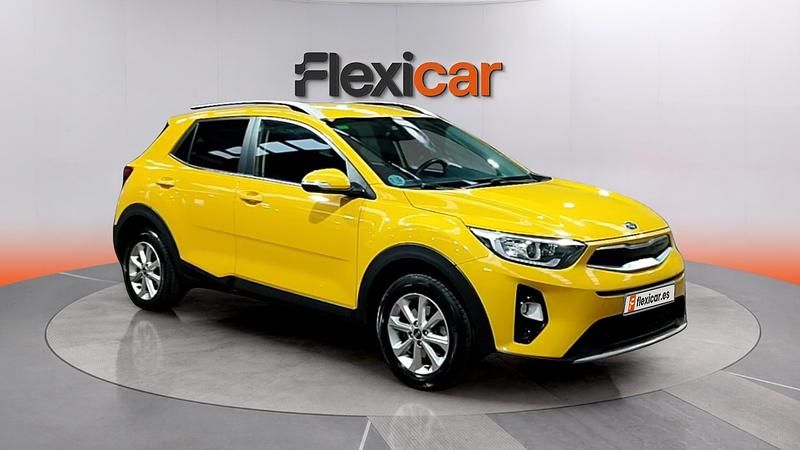 Usado Kia Stonic 84 CV (61 kW) 2018 Amarillo SUV