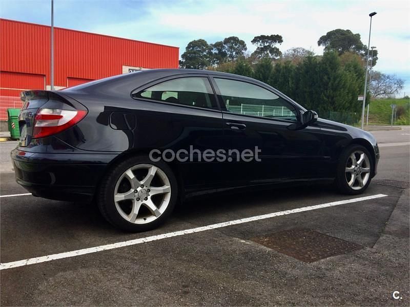 Usado Mercedes C200 Sport Edition 122 CV (89 kW) 2007 Negro Berlina