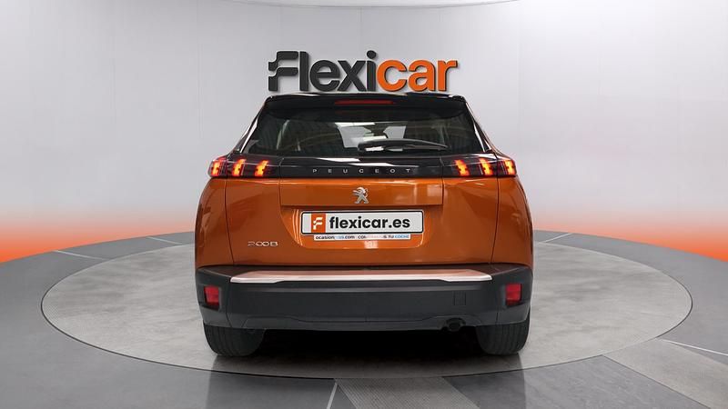 Usado Peugeot 2008 Active 101 CV (74 kW) 2022 Naranja SUV