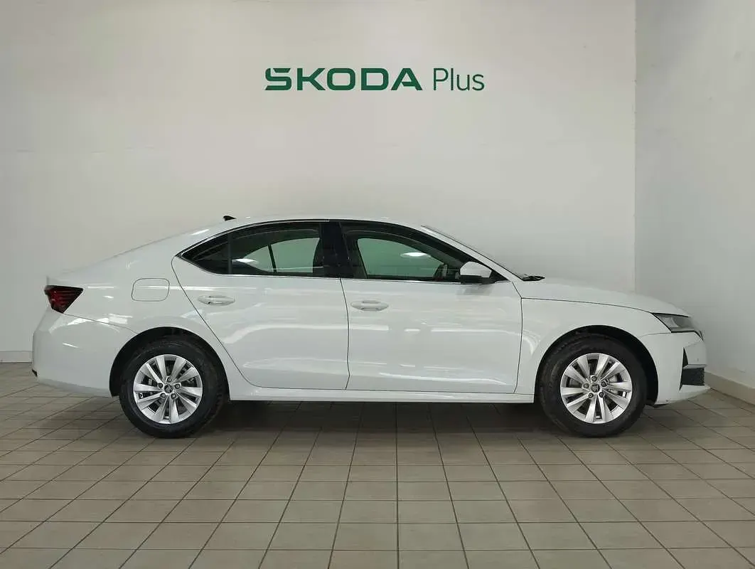 Usado Skoda Octavia Selection 150 CV (110 kW) 2025 Blanco Utilitario