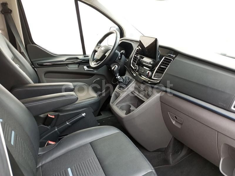 Usado Ford Tourneo Active 150 CV (110 kW) 2023 Beige Monovolumen