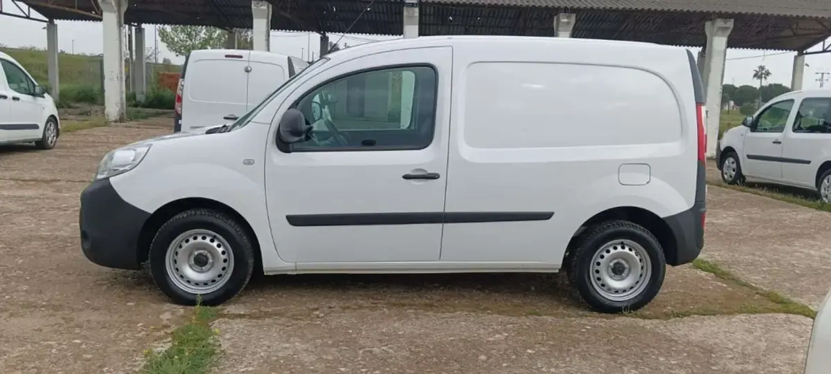 Usado Renault Kangoo 95 CV (69 kW) 2020 Blanco Monovolumen