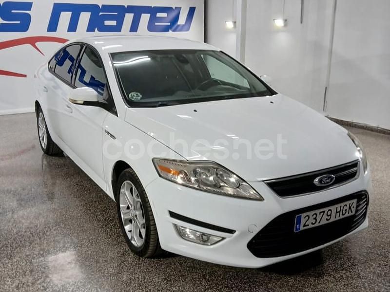Usado Ford Mondeo Titanium 140 CV (102 kW) 2011 Blanco Berlina