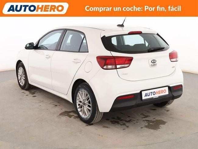 Usado Kia Rio 100 CV (73 kW) 2018 Blanco