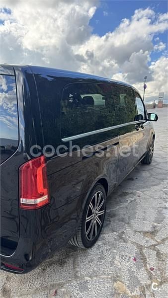 Negro Usado 2023 Mercedes V220 Avantgarde Monovolumen | 52.000 € (Un poco caro) - Imagen 1/4
