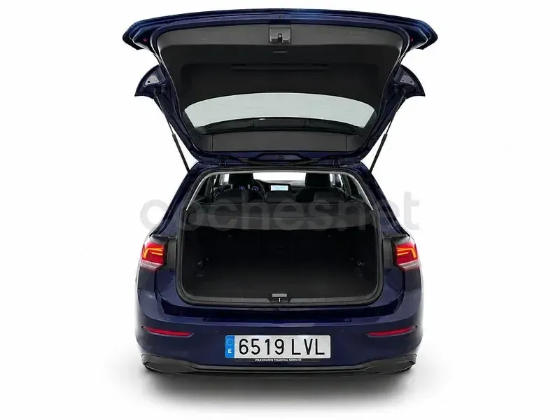 Usado VW Golf VIII Life 110 CV (80 kW) 2022 Azul Berlina