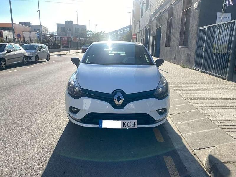 Blanco Usado 2017 Renault Clio IV Life Utilitario | 9950 € (Caro) - Imagen 1/4
