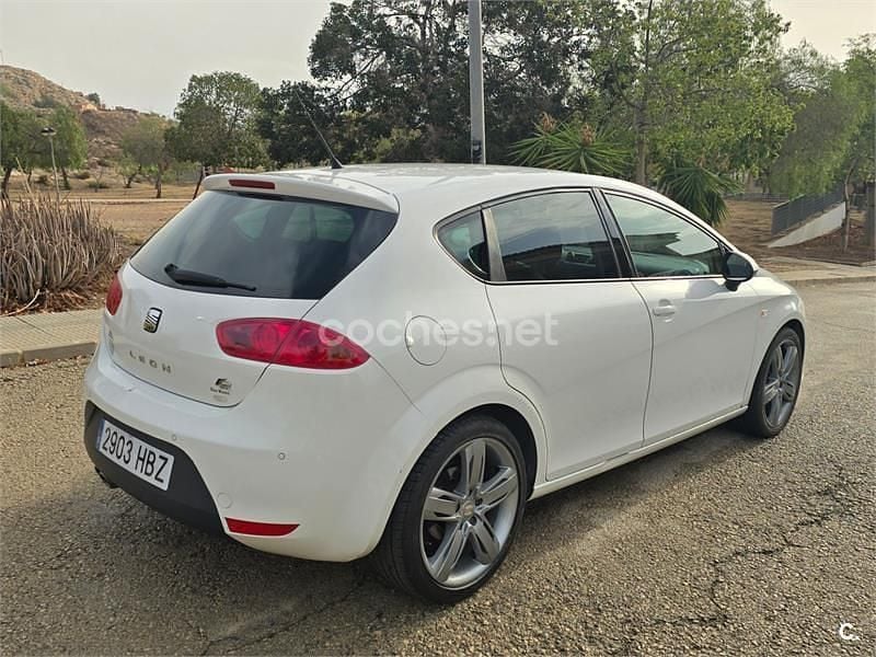 Usado Seat Leon FR 170 CV (125 kW) 2011 Blanco Utilitario
