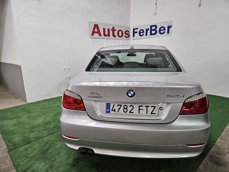 Usado BMW 525 Comfort Edition 218 CV (160 kW) 2007 Gris / plata Berlina