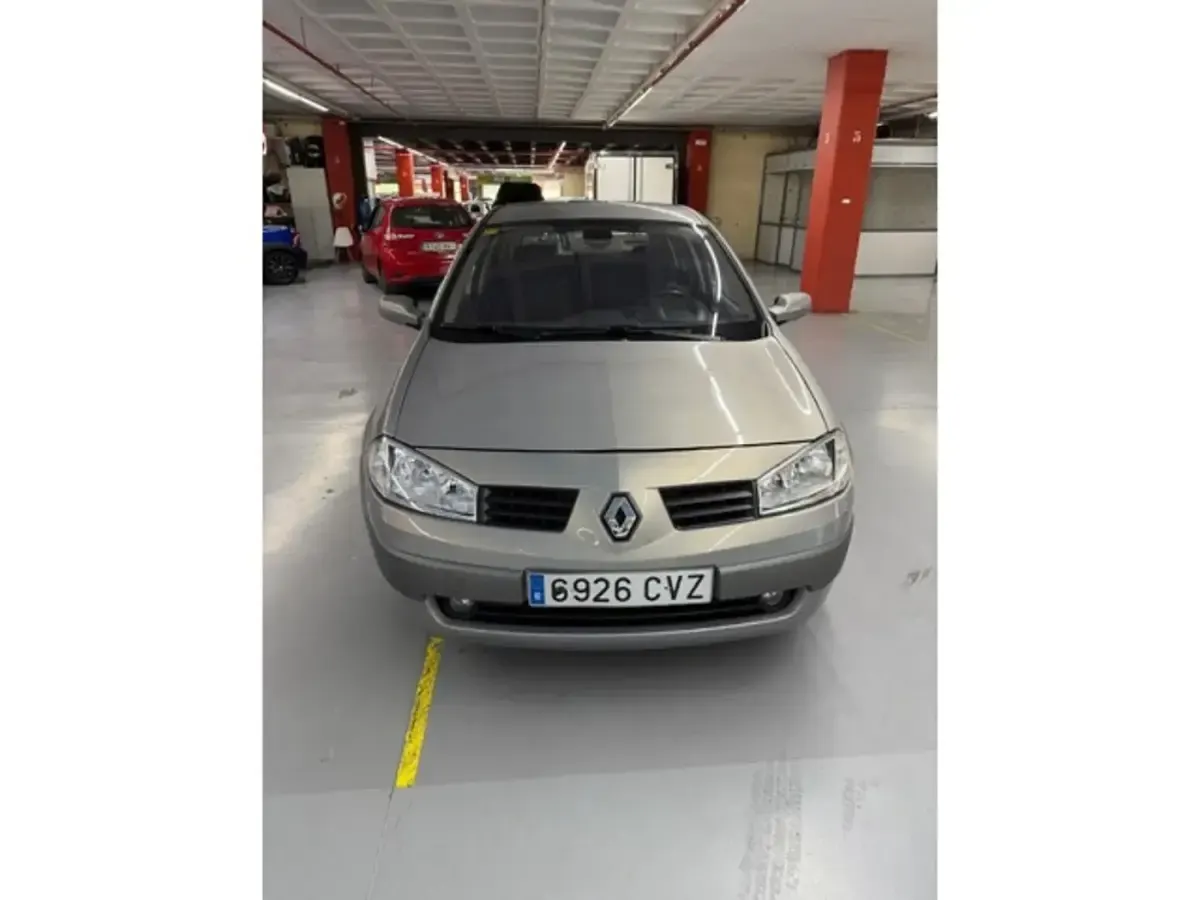 Occasion Renault Mégane Dynamique 115 ch (84 kW) 2004