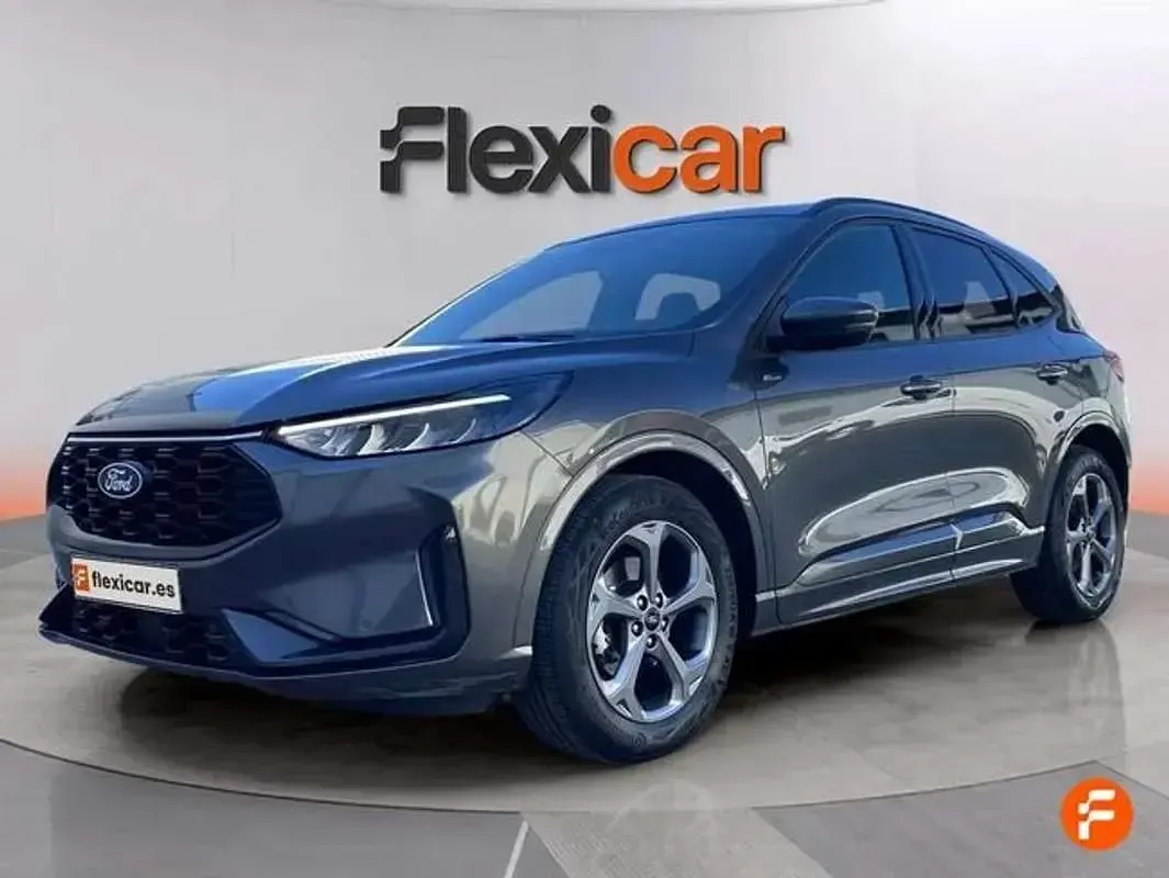 Usado Ford Kuga ST-Line 150 CV (110 kW) 2025 Gris SUV
