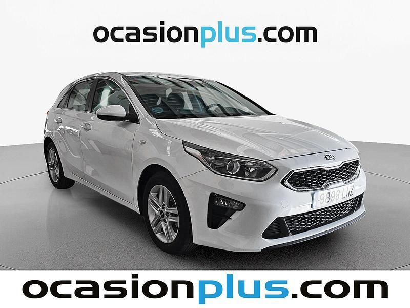 Usado Kia Ceed 100 CV (73 kW) 2021 Blanco Utilitario