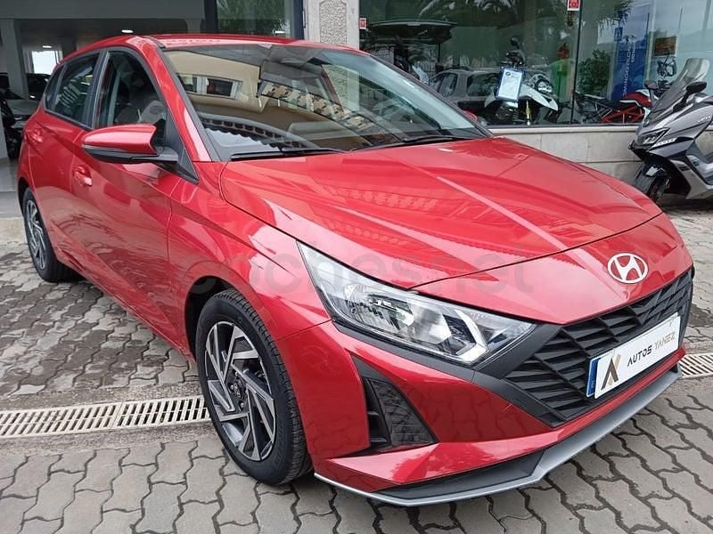 Usado Hyundai i20 84 CV (61 kW) 2024 Granate Utilitario