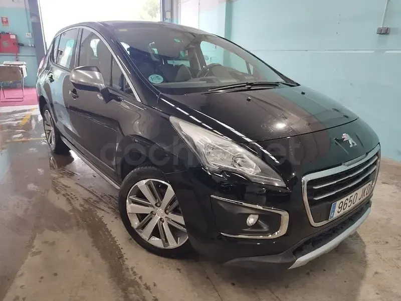 Usado Peugeot 3008 Allure 150 CV (110 kW) 2015 Negro Familiar