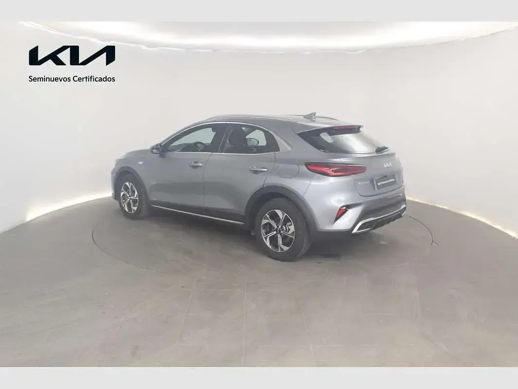 Usado Kia XCeed 101 CV (74 kW) 2025 Plateado SUV