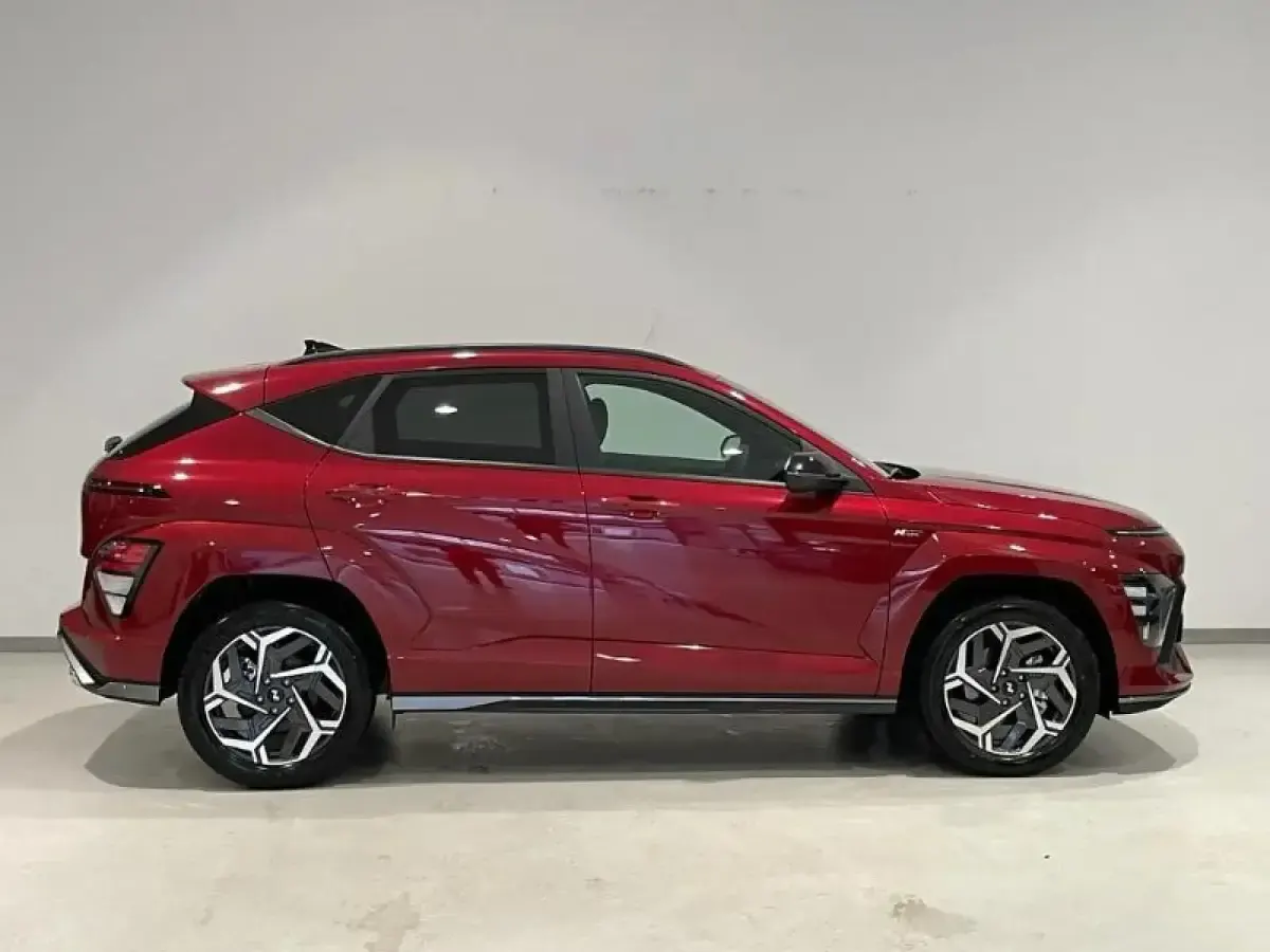 Usado Hyundai Kona N Line 138 CV (101 kW) 2025 Granate SUV