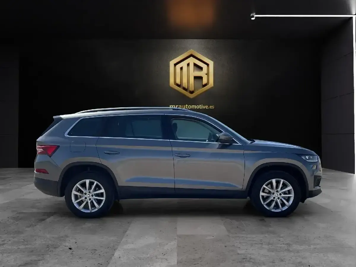 Usado Skoda Kodiaq 200 CV (147 kW) 2024 Gris SUV