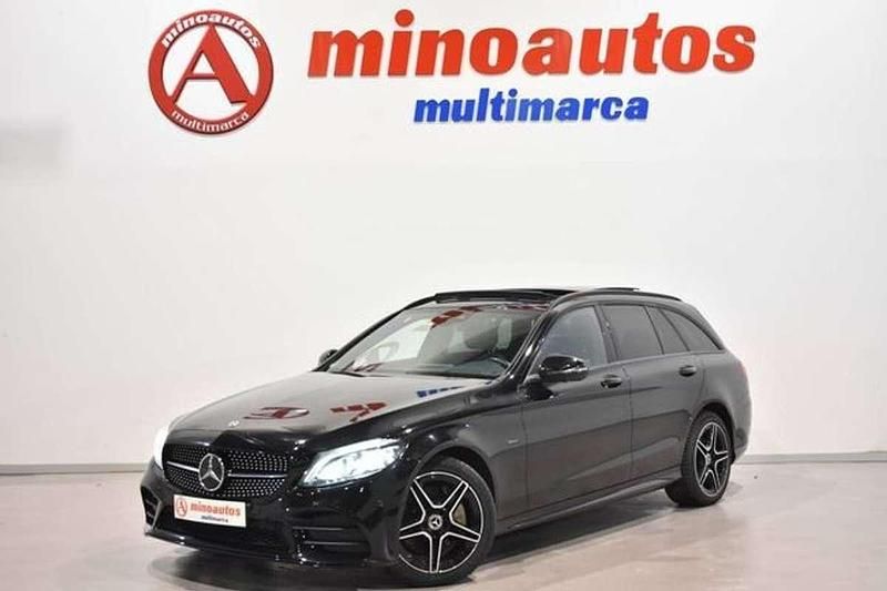 Usado Mercedes C300e AMG line 310 CV (228 kW) 2020 Negro Familiar