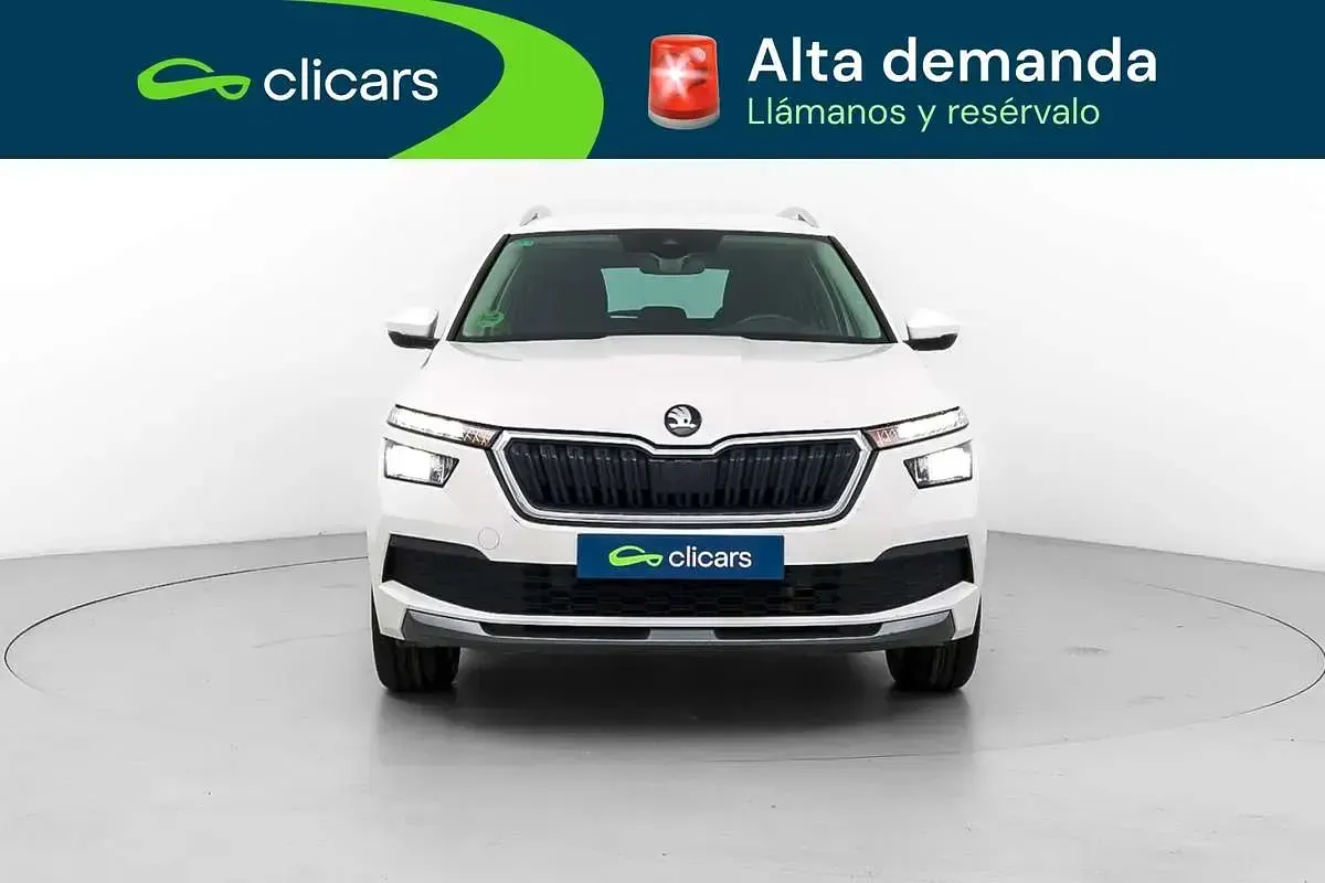 Usado Skoda Kamiq Ambition 110 CV (80 kW) 2022 Blanco SUV