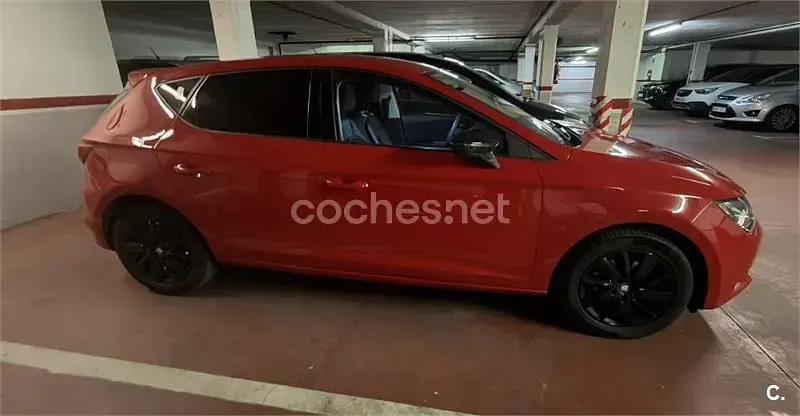Usado Seat Leon CONNECT 110 CV (80 kW) 2016 Rojo Berlina