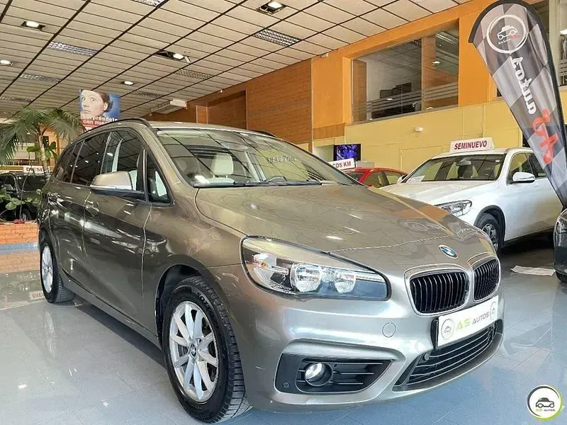 Usado BMW 218 Active Tourer 150 CV (110 kW) 2015 Gris / plata Monovolumen
