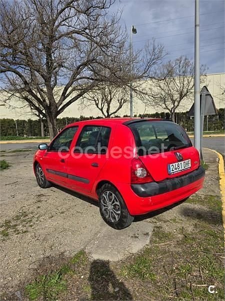 Usado Renault Clio II Dynamique 105 CV (77 kW) 2005 Rojo Berlina