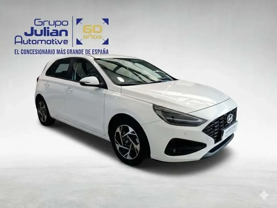 Usado Hyundai i30 101 CV (74 kW) 2024 Blanco Utilitario