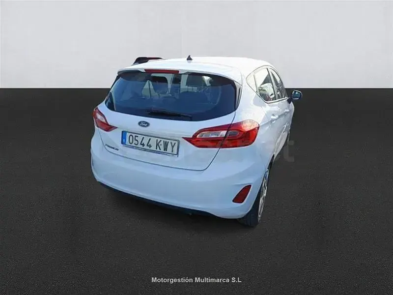 Usado Ford Fiesta Trend 100 CV (73 kW) 2019 Blanco Utilitario