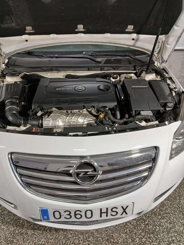 Usado Opel Insignia Selective 131 CV (96 kW) 2013 Blanco Familiar