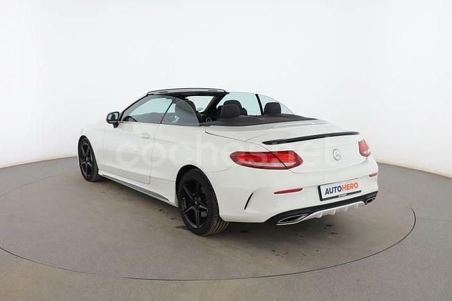 Usado Mercedes C220 AMG line 171 CV (125 kW) 2016 Blanco Descapotable