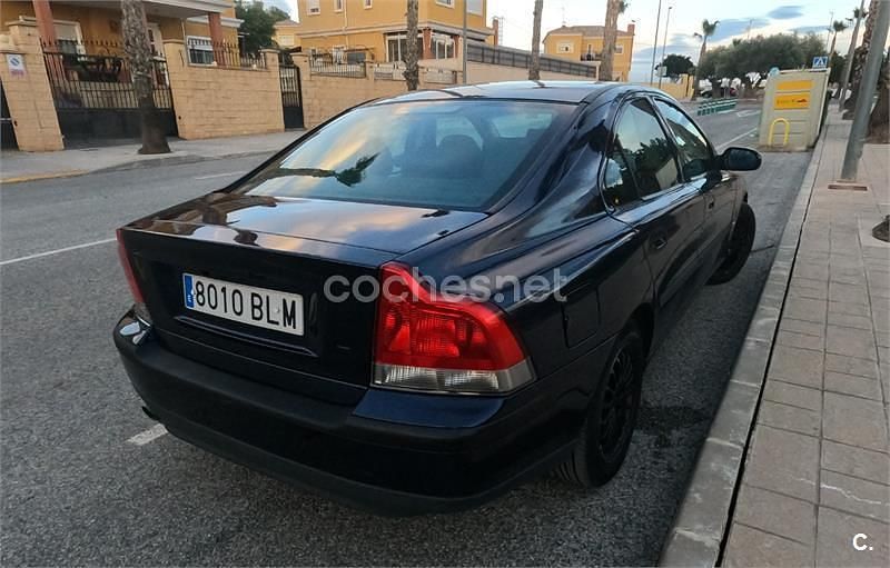 Usado Volvo S60 140 CV (102 kW) 2001 Azul Berlina