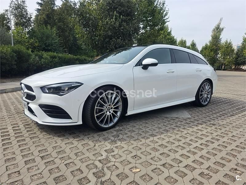 Usado Mercedes CLA200 Shooting Brake 150 CV (110 kW) 2023 Blanco Familiar