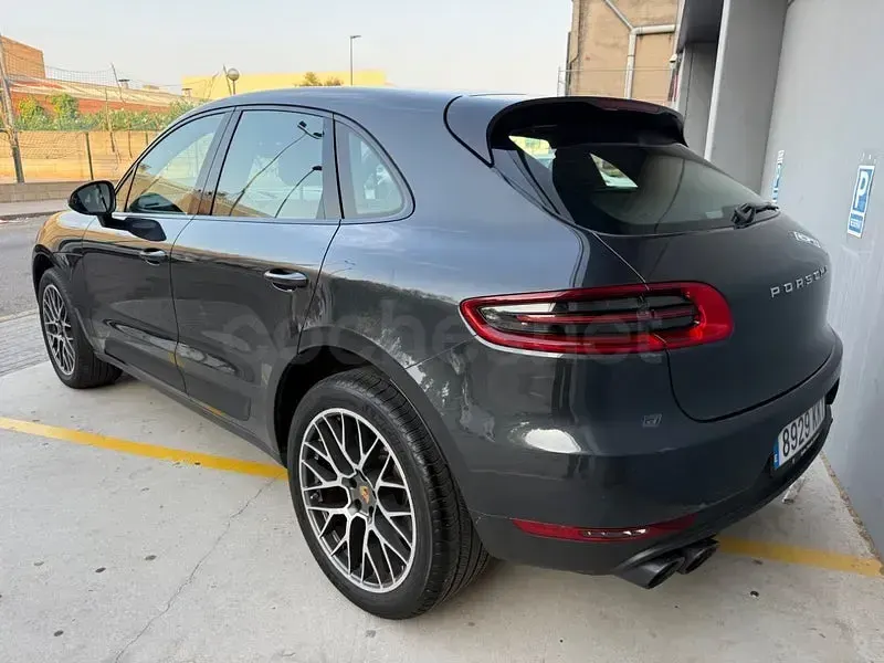 Usado Porsche Macan 252 CV (185 kW) 2018 Gris / plata SUV