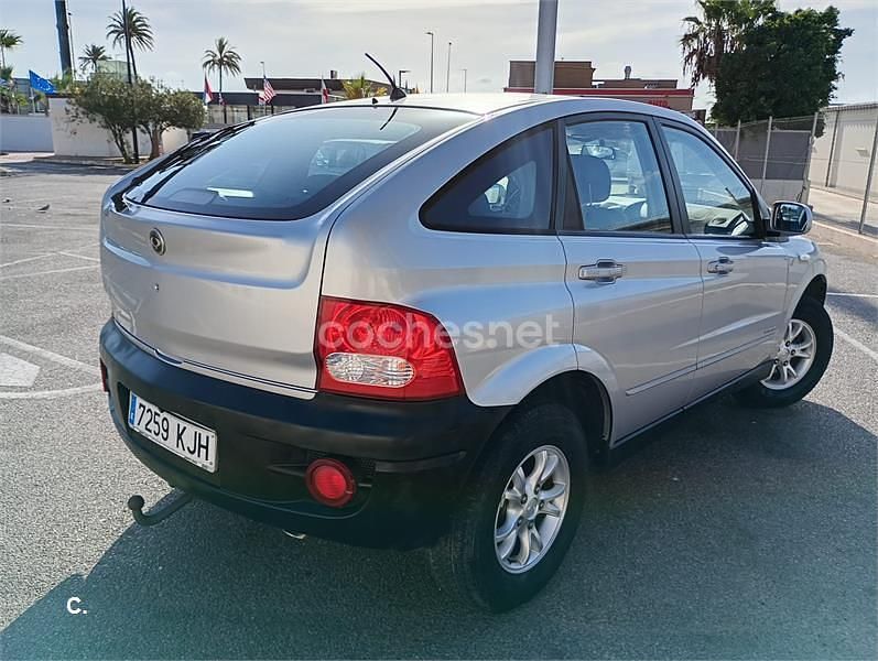Gris / plata Usado 2008 Ssangyong (KGM) Actyon SUV | 5850 € (Precio justo) - Imagen 1/1
