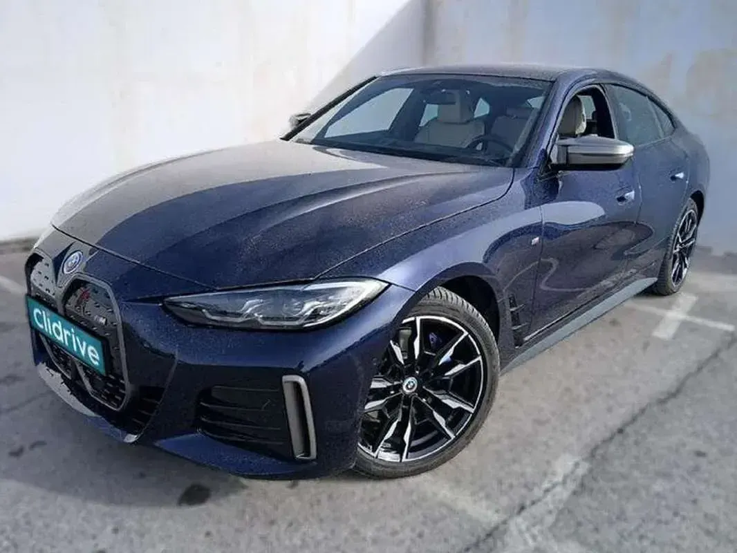 Usado BMW i4 M Sport 400 kW (544 CV) 2023 Azul Berlina