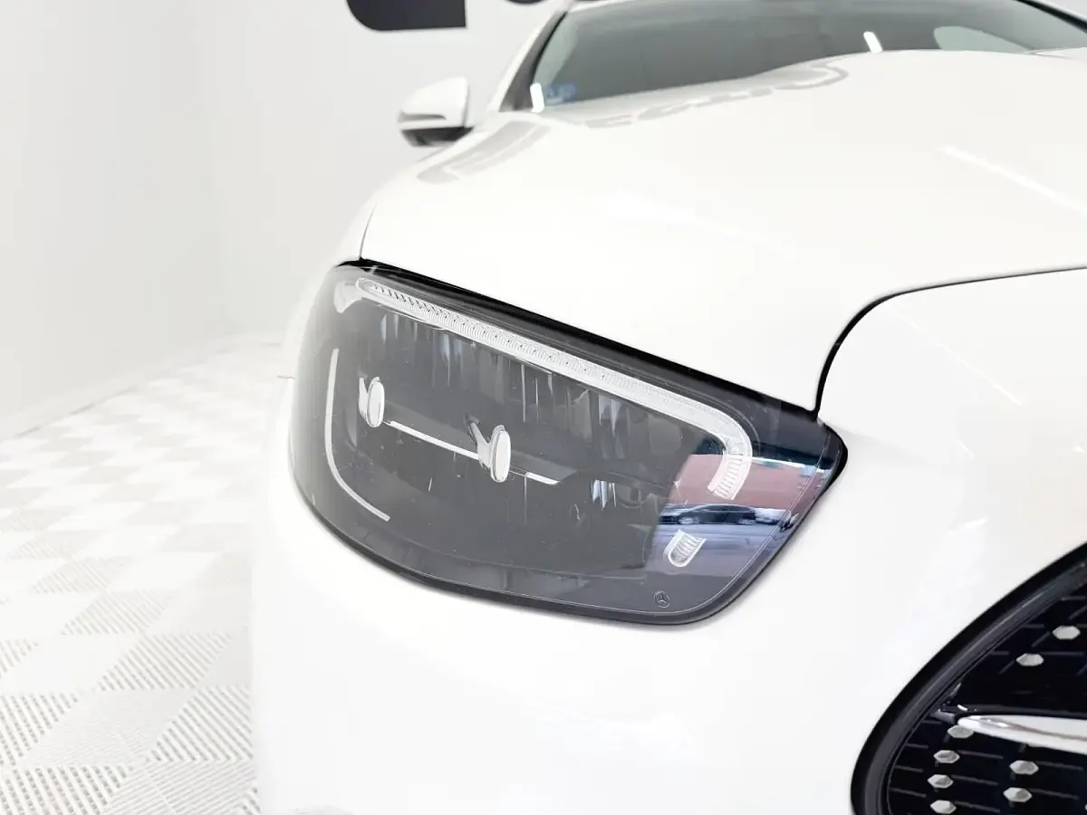 Usado Mercedes E300 320 CV (235 kW) 2022 Familiar