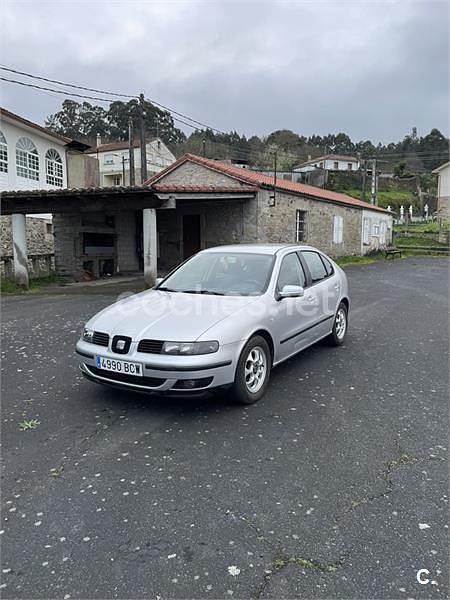 Usado Seat Leon 110 CV (80 kW) 2000 Gris / plata Utilitario