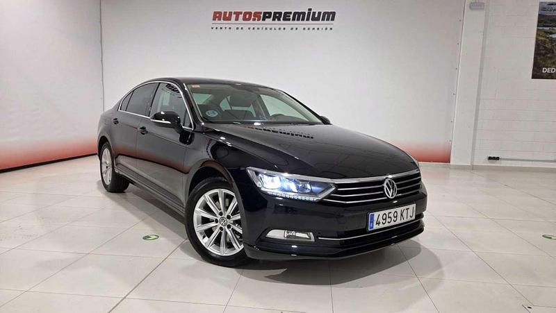 Usado VW Passat Advance 150 CV (110 kW) 2019 Negro Berlina