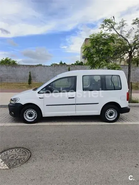 Usado VW Caddy Edition 110 CV (80 kW) 2020 Blanco Monovolumen